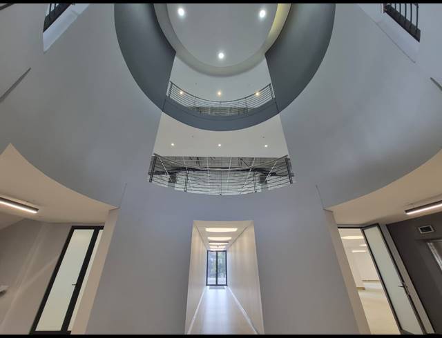146M² OFFICE TO LET IN SANDHURST